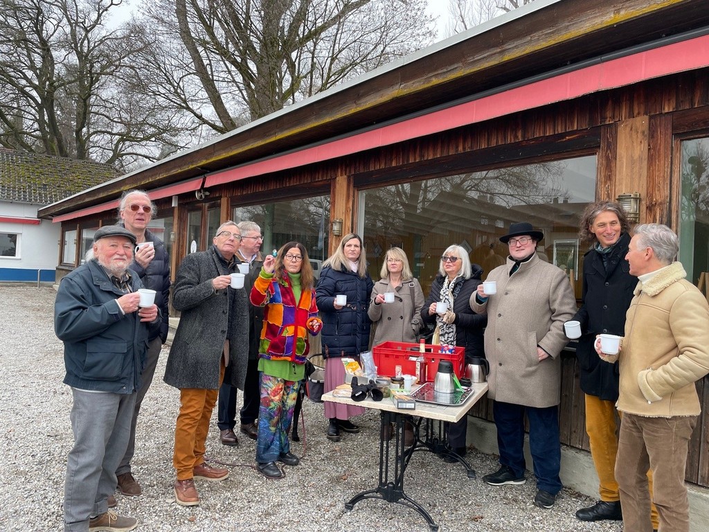 Gemeinsamer Fototermin der Kandidaten der freien Wählergemeinschaft Schondorf im Strandbad